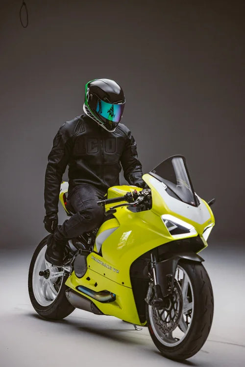 Icon Airframe Pro Carbon Hyperstrike Helmet