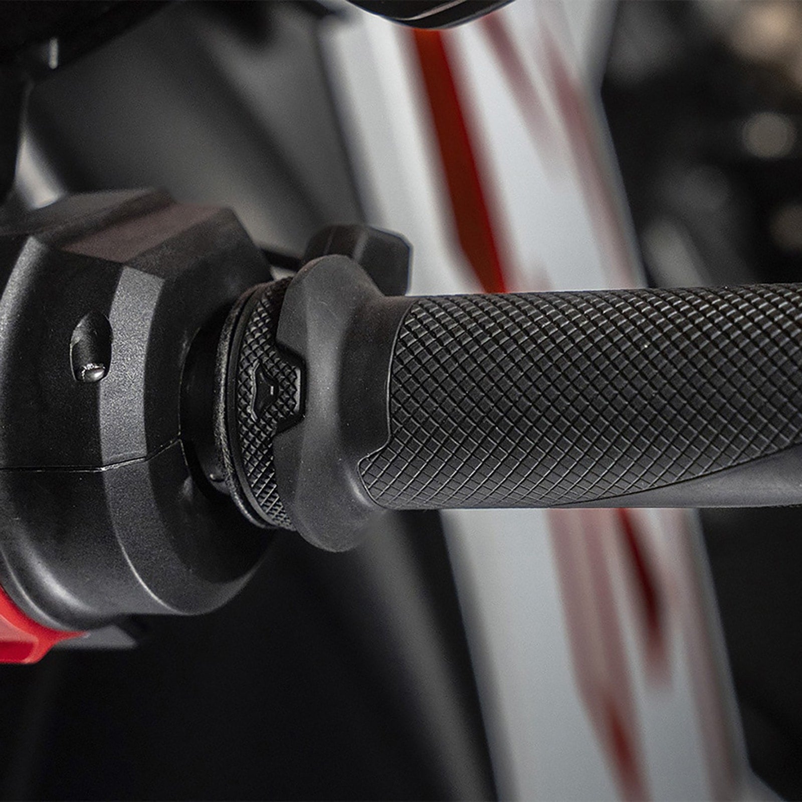 Macna Bluetooth Heated Grips