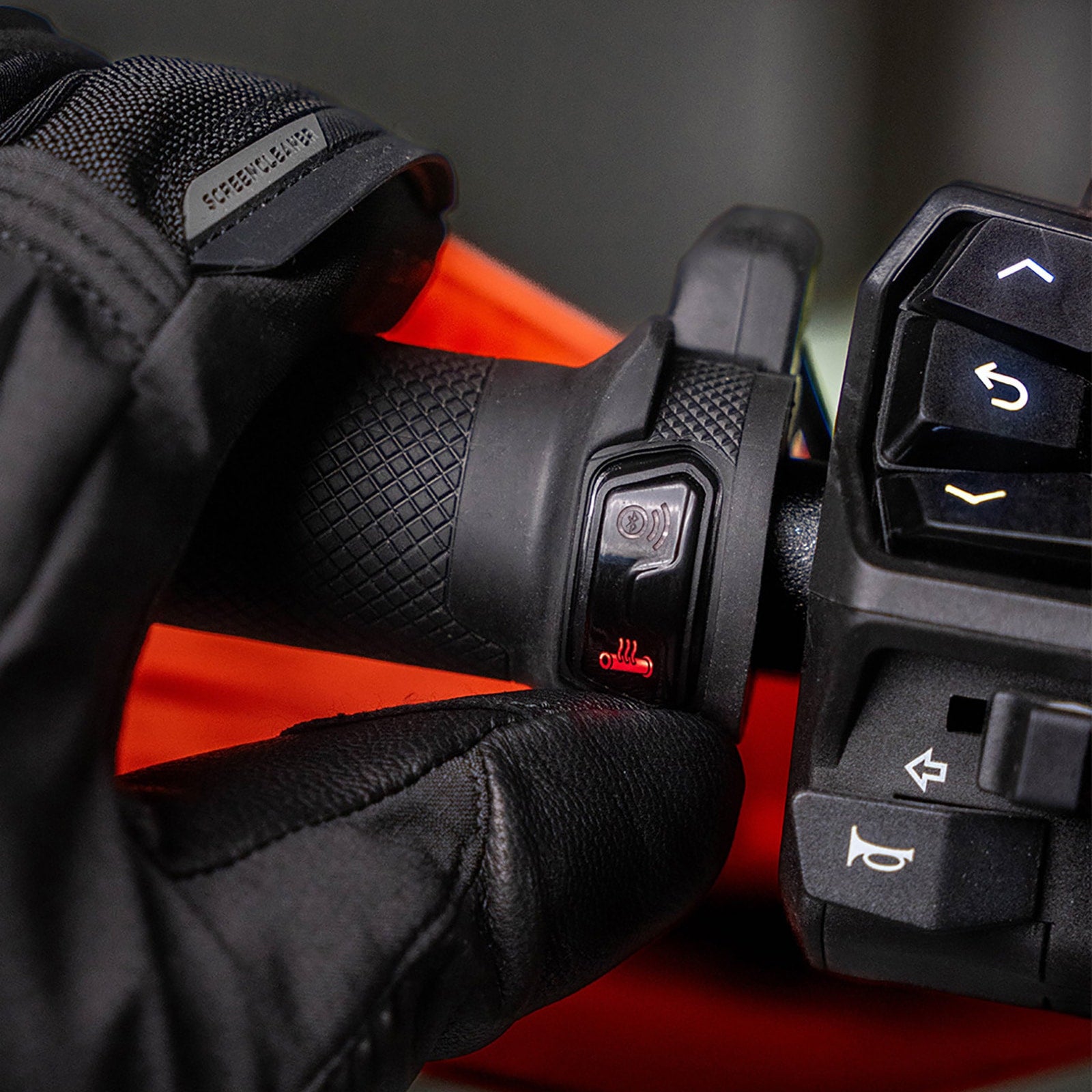 Macna Bluetooth Heated Grips