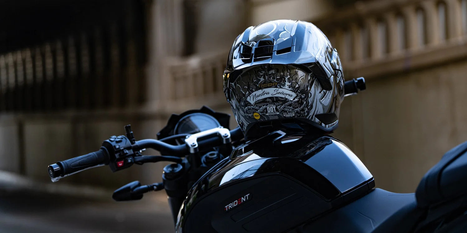 Icon Ultraflite Nuestra Señora MIPS Helmet