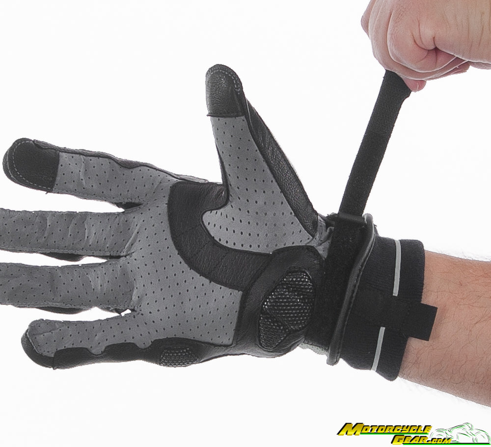 Adjustable wrist closure