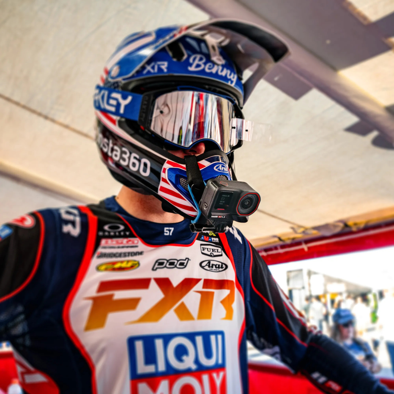 Insta360 Ace Pro 2 SMX Bundle