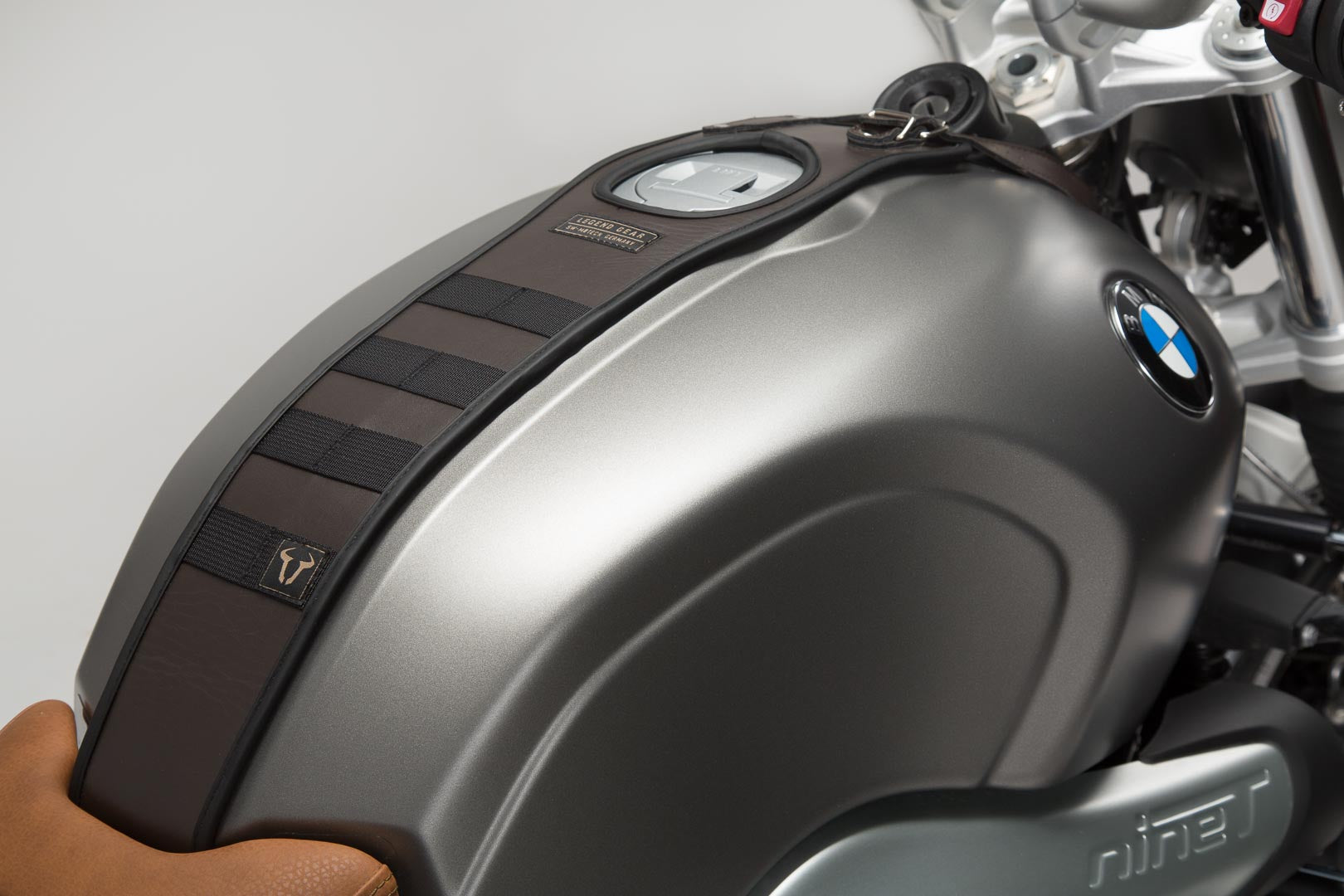 SW-Motech Legend Gear Tank Strap Set for BMW nineT Models (14-) with LA3 Smartphone Bag