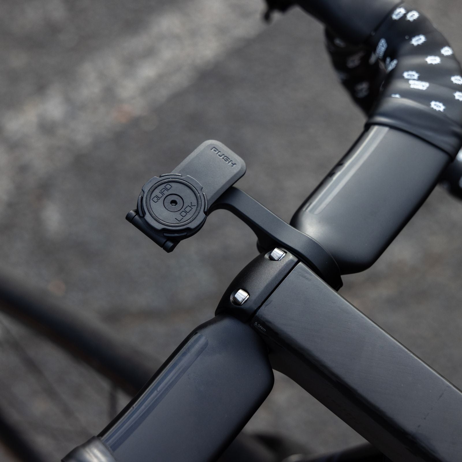 Quad Lock Out Front Mount Pro (V2)