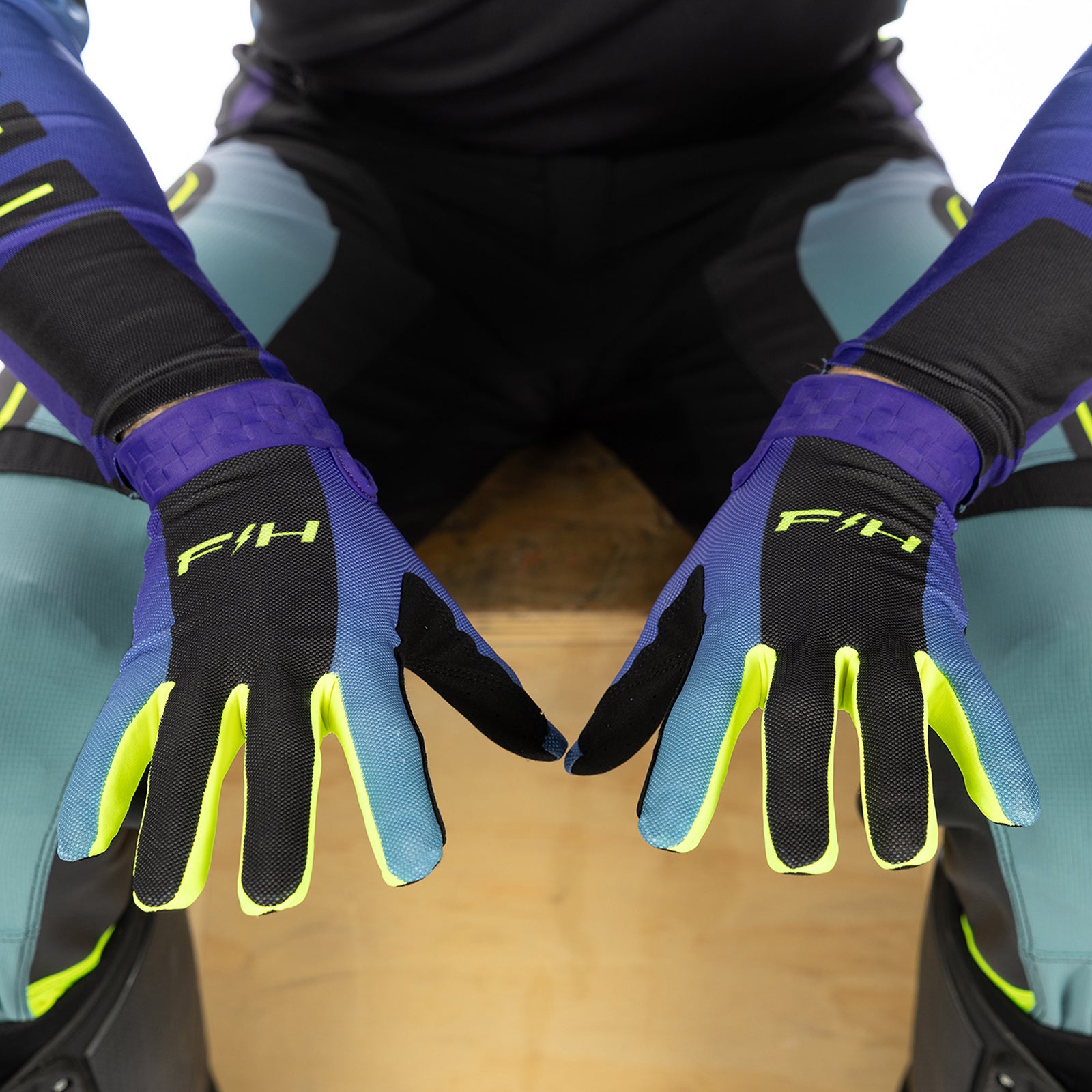 Fasthouse Vapor React Gloves