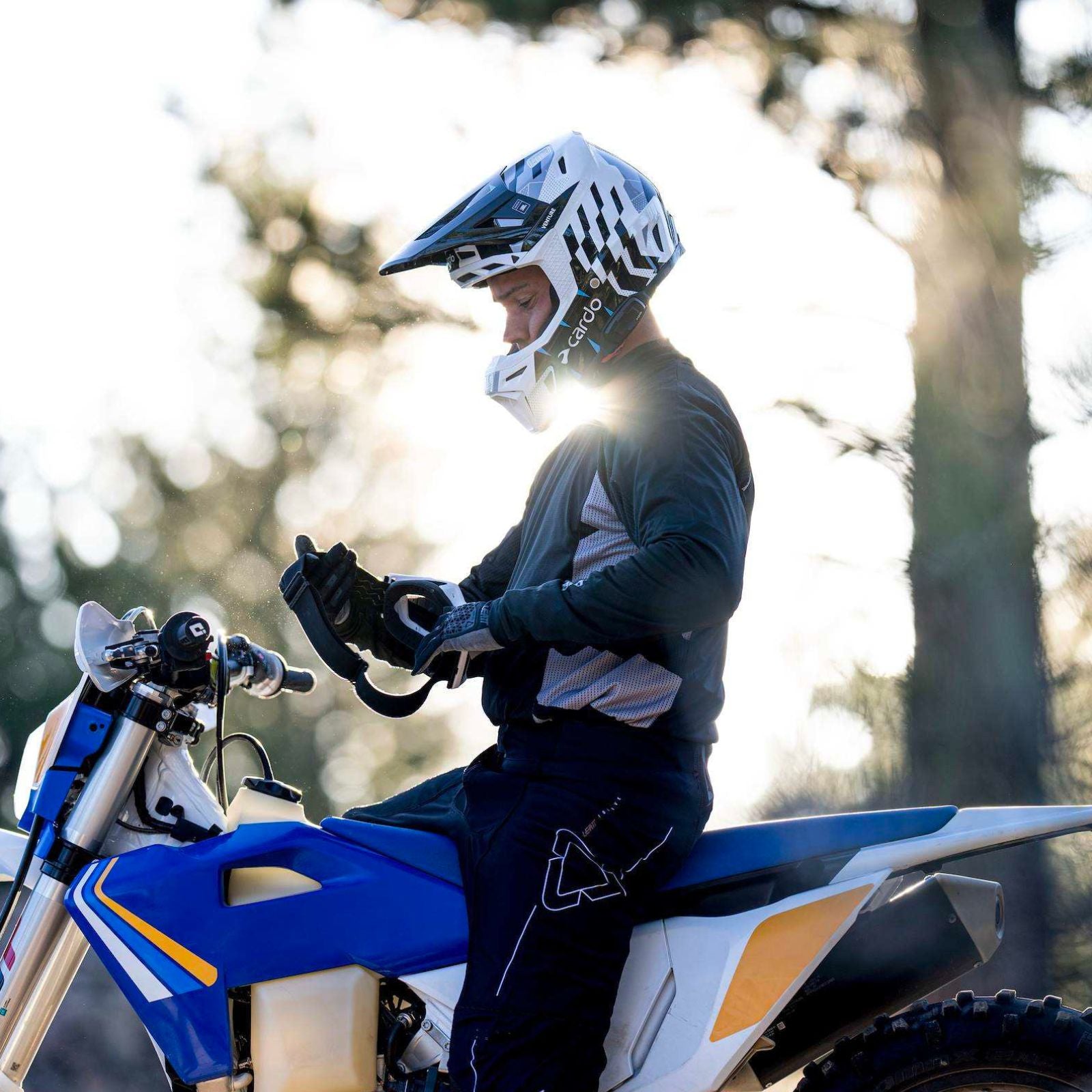 Cardo Venture Helmet